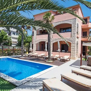 https://anita-apartment-medulin.in-istria.net