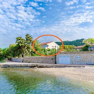 https://apartments-and-rooms-bianca.primorje-gorskikotar.com