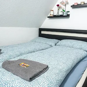Privatunterkunft #1 Modernes Mit Pool Und Garten, Memmingen
